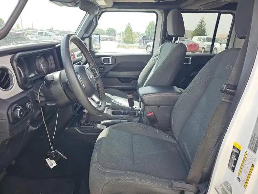 2024 Jeep Wrangler 4-Door Sahara 4x4
