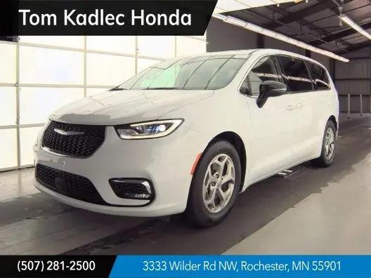 2024 Chrysler Pacifica Limited for sale in Rochester, MN