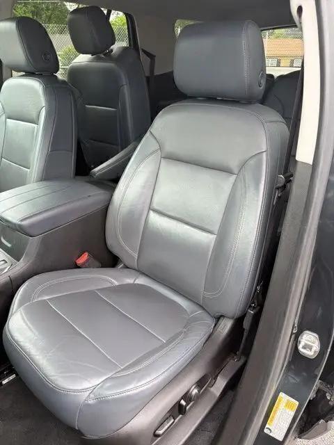2021 Chevrolet Traverse FWD LT Leather