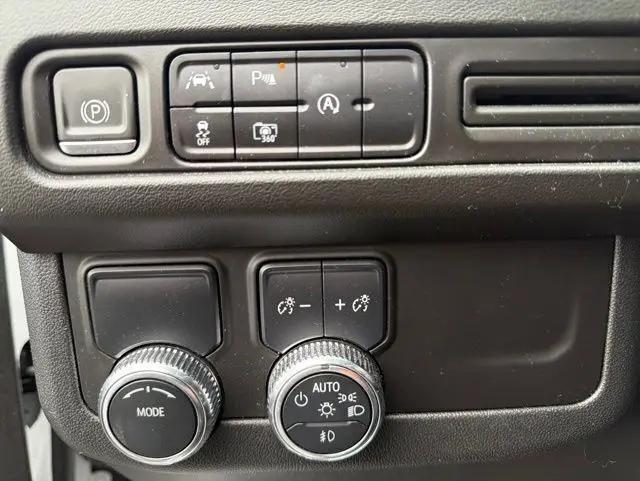 2024 GMC Yukon XL 2WD SLT