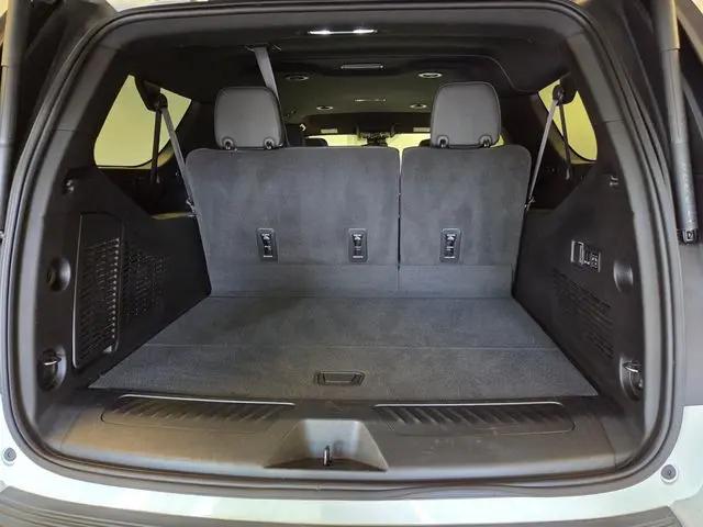 2024 GMC Yukon XL 2WD SLT