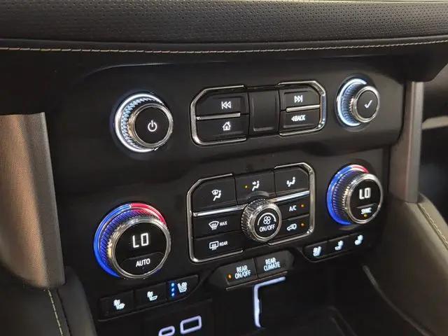 2024 GMC Yukon XL 2WD SLT