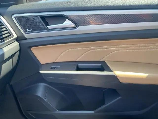 2022 Volkswagen Atlas Cross Sport 3.6L V6 SEL Premium R-Line