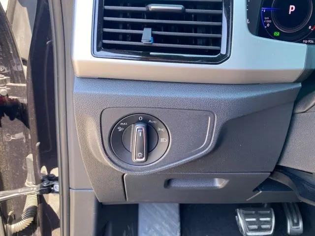 2022 Volkswagen Atlas Cross Sport 3.6L V6 SEL Premium R-Line
