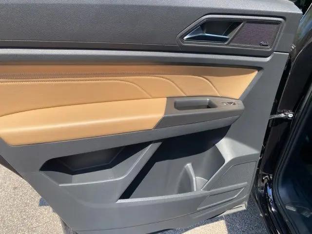 2022 Volkswagen Atlas Cross Sport 3.6L V6 SEL Premium R-Line