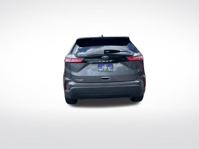 2021 Ford Edge SE