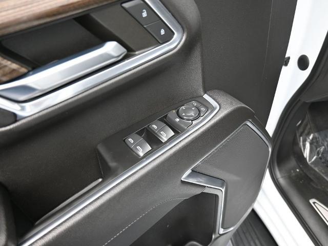 2023 Chevrolet Silverado 1500 2WD Crew Cab Short Bed LT