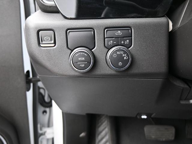 2023 Chevrolet Silverado 1500 2WD Crew Cab Short Bed LT