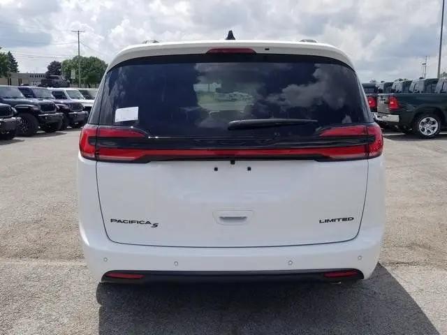2027 Chrysler Pacifica Limited
