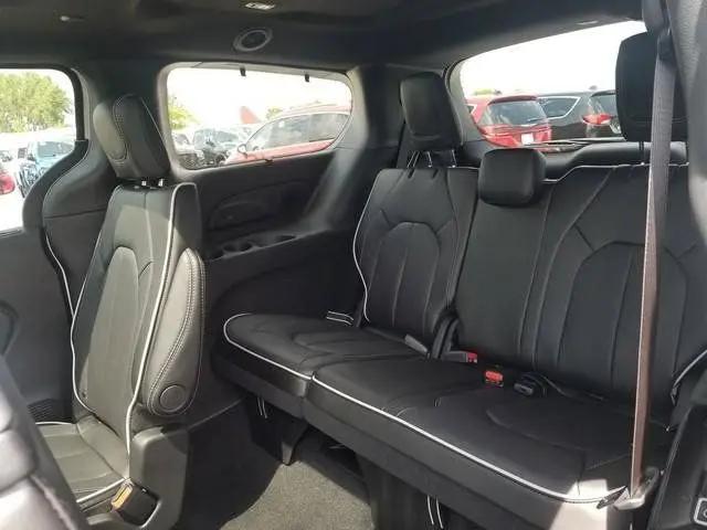 2027 Chrysler Pacifica Limited