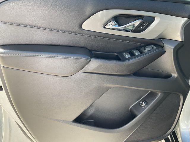 2023 Chevrolet Traverse FWD LT Cloth