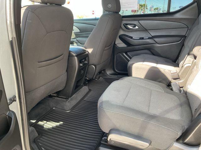 2023 Chevrolet Traverse FWD LT Cloth