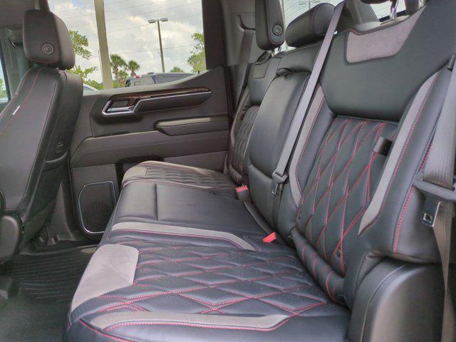 2024 GMC Sierra 1500 4WD Crew Cab Short Box Elevation with 3SB