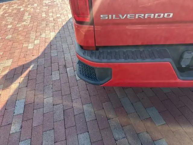 2020 Chevrolet Silverado 1500 4WD Double Cab Standard Bed Custom