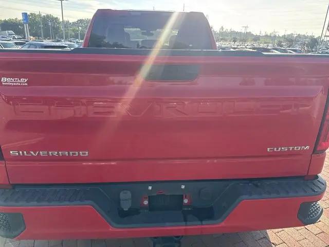 2020 Chevrolet Silverado 1500 4WD Double Cab Standard Bed Custom
