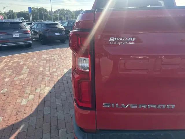 2020 Chevrolet Silverado 1500 4WD Double Cab Standard Bed Custom