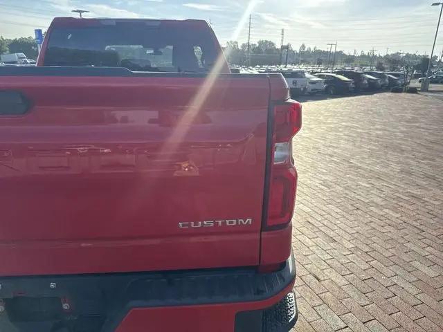 2020 Chevrolet Silverado 1500 4WD Double Cab Standard Bed Custom