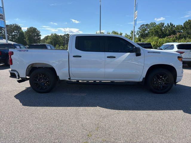 2023 Chevrolet Silverado 1500 4WD Crew Cab Short Bed Custom