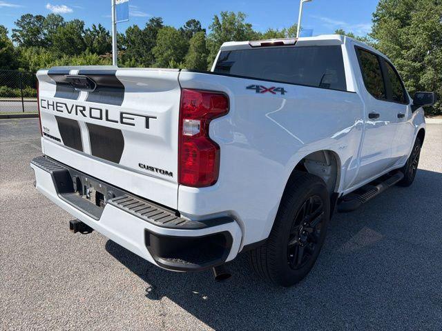 2023 Chevrolet Silverado 1500 4WD Crew Cab Short Bed Custom