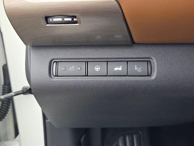 2024 Nissan Pathfinder Platinum 4WD