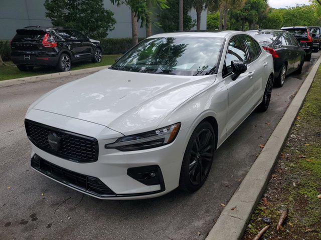 2024 Volvo S60 B5 Plus Black Edition