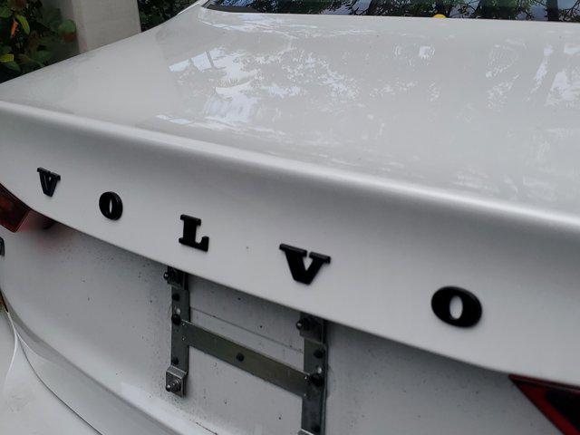 2024 Volvo S60 B5 Plus Black Edition