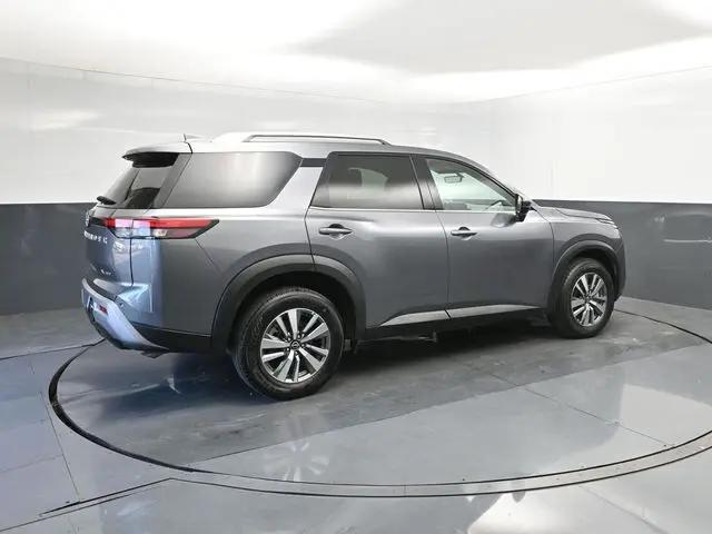 2025 Nissan Pathfinder SL 4WD