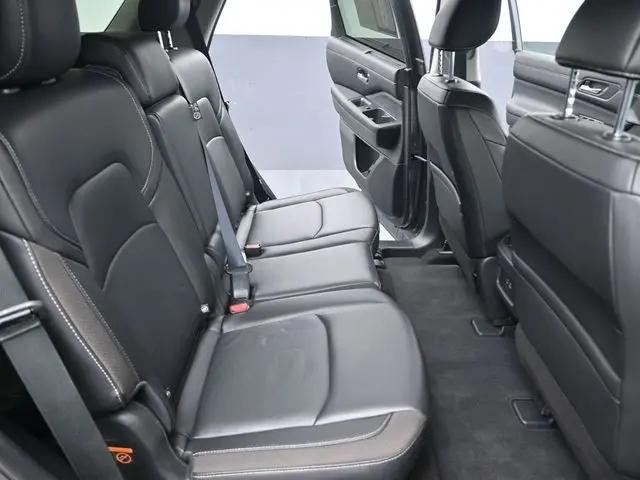 2025 Nissan Pathfinder SL 4WD
