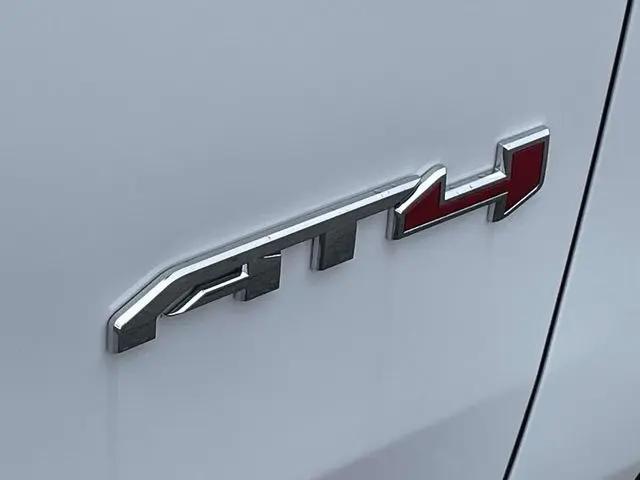2026 GMC Yukon 4WD AT4