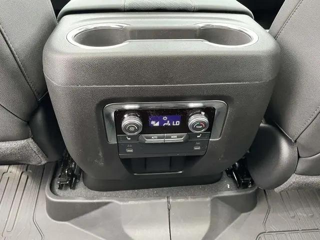 2026 GMC Yukon 4WD AT4