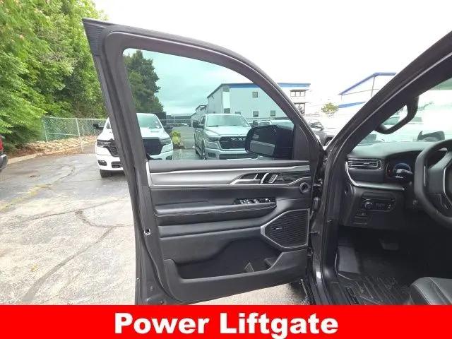 2023 Jeep Wagoneer Series II Carbide 4x4
