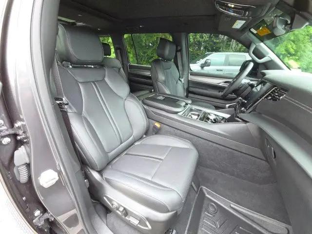 2023 Jeep Wagoneer Series II Carbide 4x4