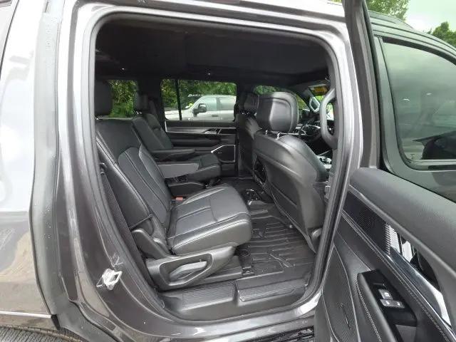 2023 Jeep Wagoneer Series II Carbide 4x4