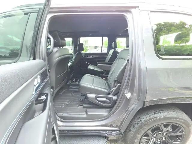 2023 Jeep Wagoneer Series II Carbide 4x4