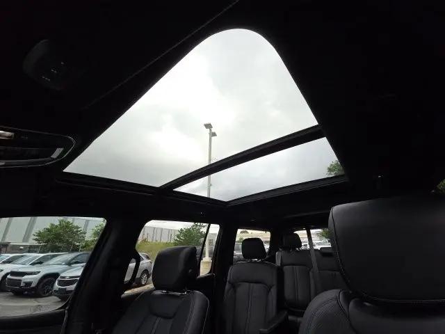 2023 Jeep Wagoneer Series II Carbide 4x4