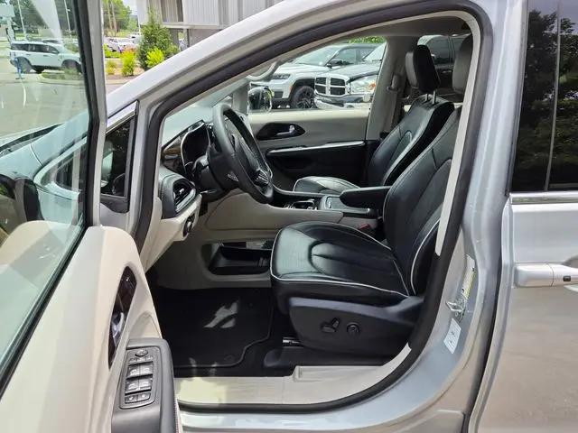 2024 Chrysler Pacifica Limited