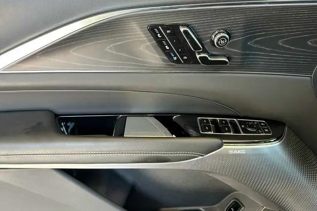 2024 Cadillac iQ Sport w/1SK