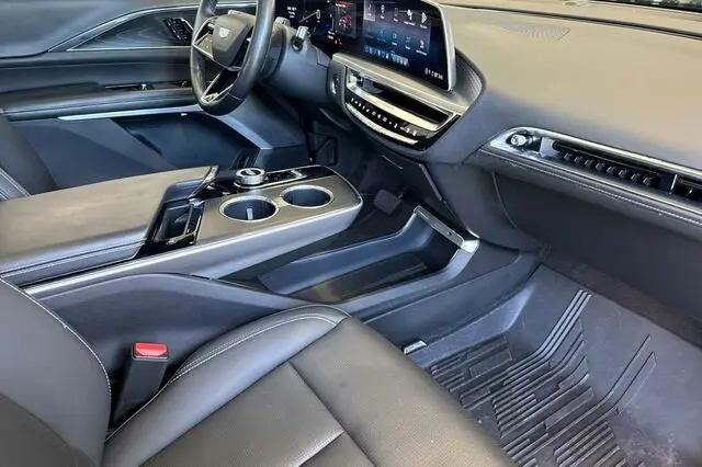2024 Cadillac iQ Sport w/1SK