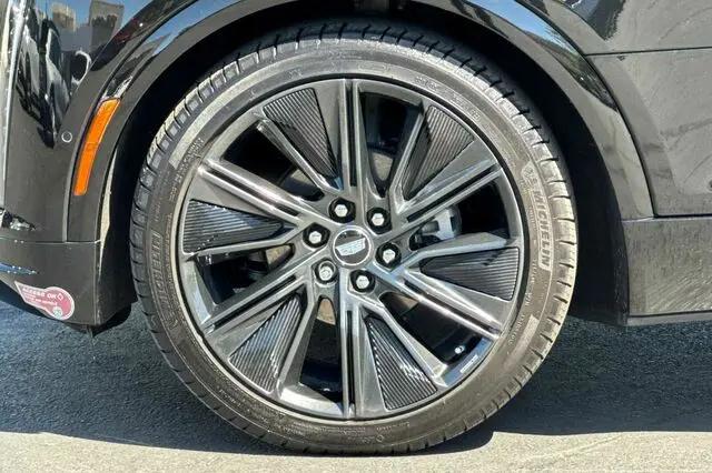 2024 Cadillac iQ Sport w/1SK