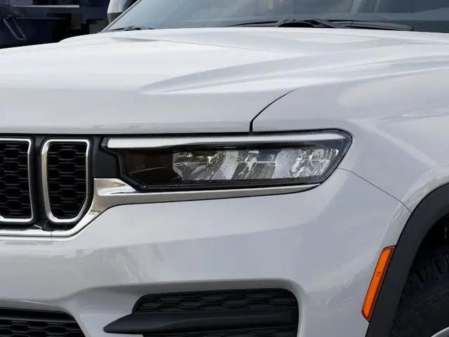 2026 Jeep Grand Cherokee Laredo 4x2
