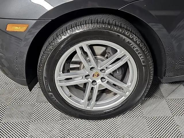 2018 Porsche Macan Macan