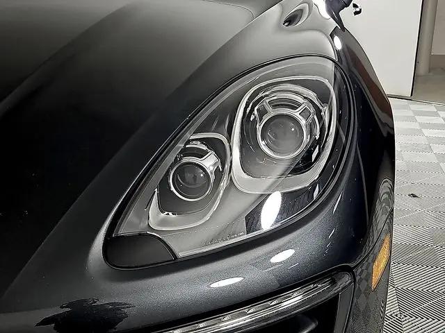 2018 Porsche Macan Macan