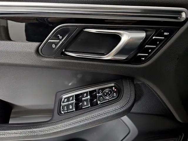 2018 Porsche Macan Macan