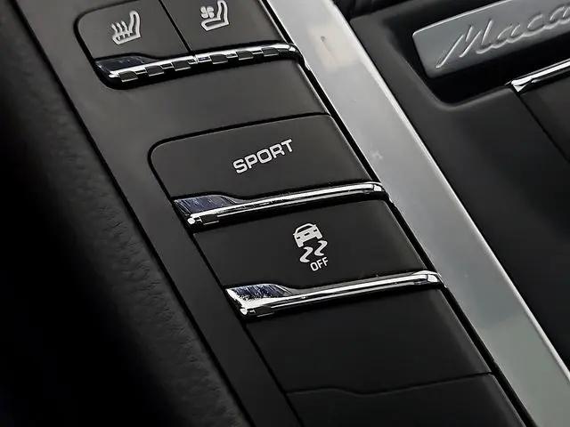 2018 Porsche Macan Macan