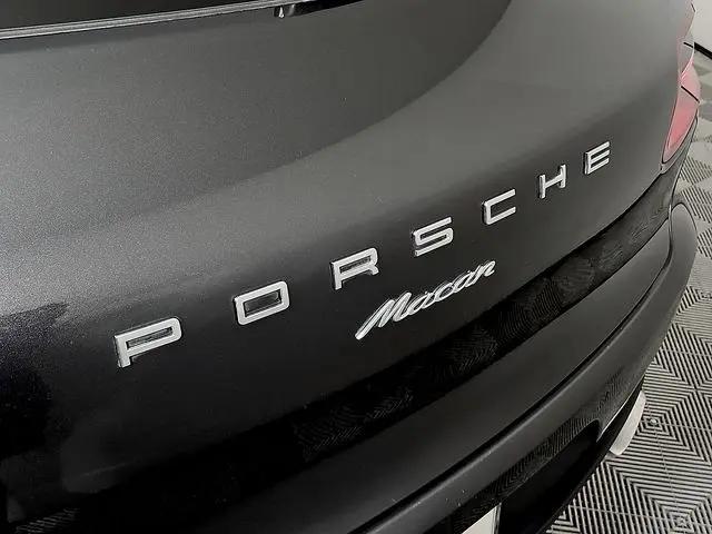 2018 Porsche Macan Macan