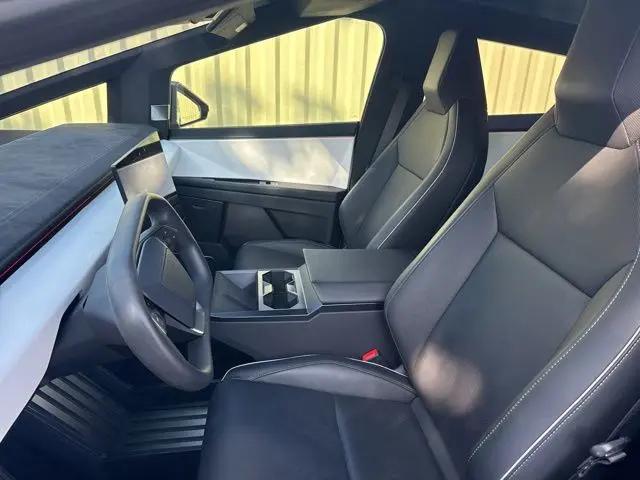 2024 Tesla Cybertruck Cyberbeast