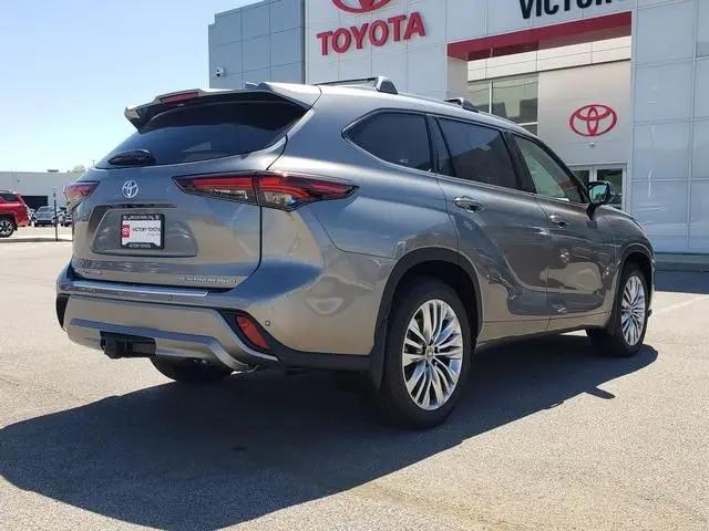 2026 Toyota Highlander Platinum