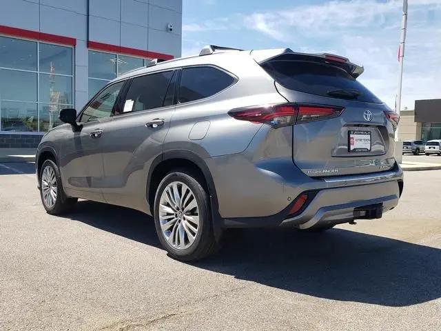 2026 Toyota Highlander Platinum