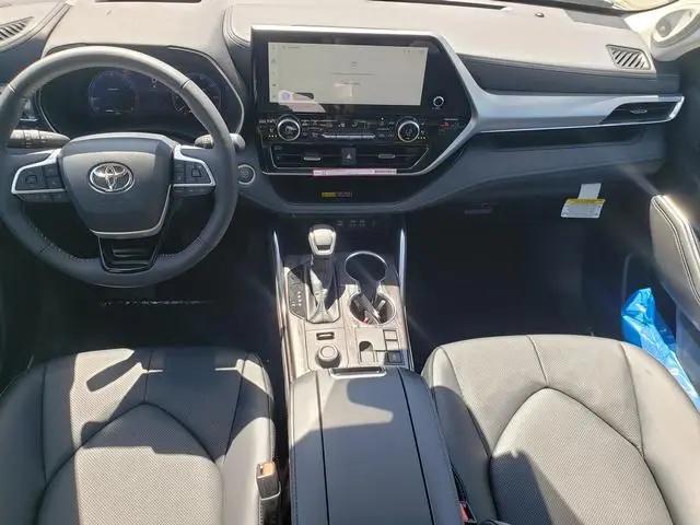 2026 Toyota Highlander Platinum
