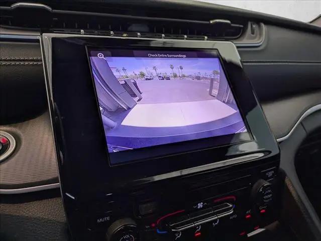 2025 Jeep Grand Cherokee L Laredo 4x2
